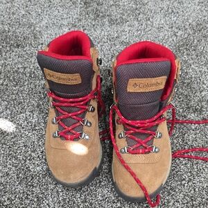 Columbia Women's Discontinued Newton Ridge Plus Waterproof Amped Hiking Boot